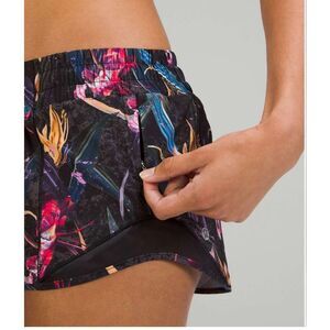 Lululemon hotty hot size 4